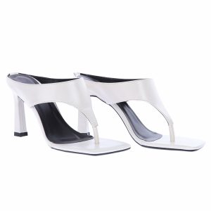 Chinelo de Dedo Feminino Off White de Salto Fino