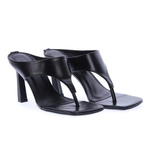 Chinelo de Dedo Feminino Preto de Salto Fino